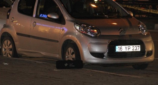 Ak Parti Önünde Şüpheli Çanta Paniği