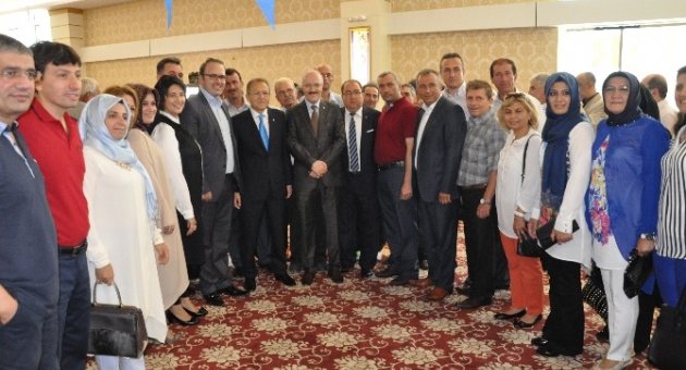 Ak Parti’de Bayramlaşma