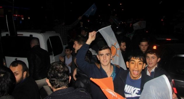 Ak Parti’de Seçim Coşkusu Sokaklara Taştı
