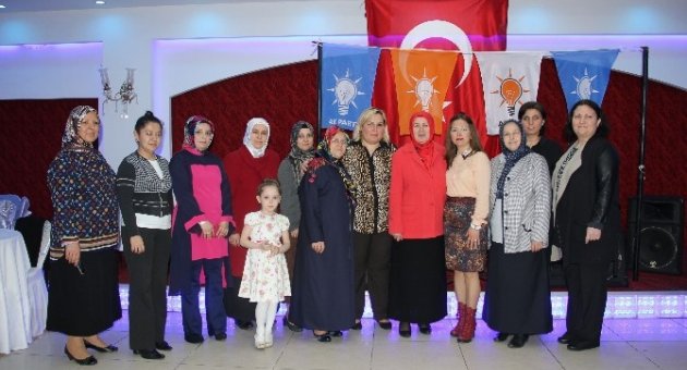 Ak Partili Hanımlar Kemerçeşmeli Kadınlarla Buluştu
