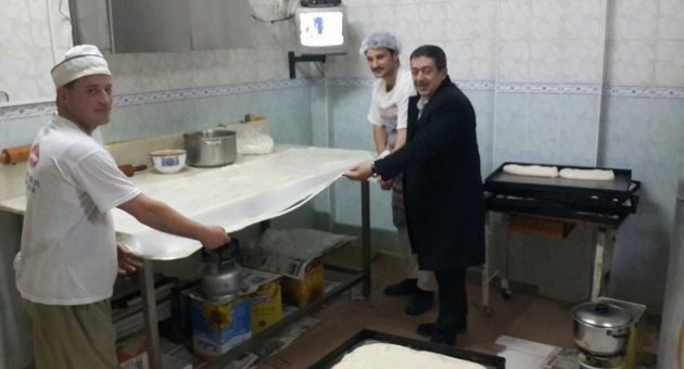 Ak Partili Vekil Aydınlıoğlu Gömeç Esnafını Ziyaret Etti