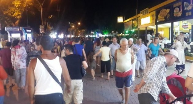 Akçay’a Tatilci Akını