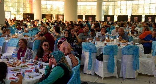Aliağa Belediyesi Ramazan Ayında 42 Bin Kişiye İftar Verdi