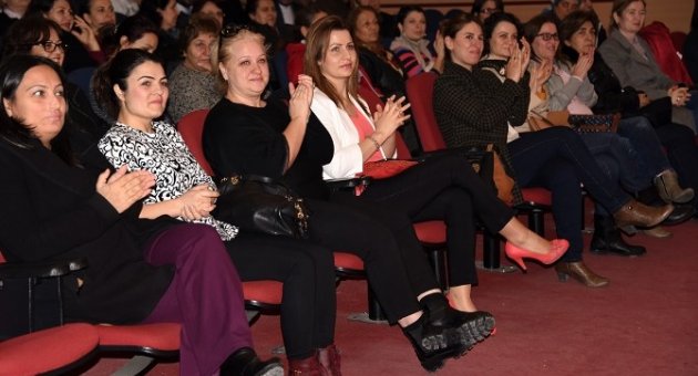 Aliağa Belediyesi’den Kadınlar Gününe Özel İki Eğitim Programı