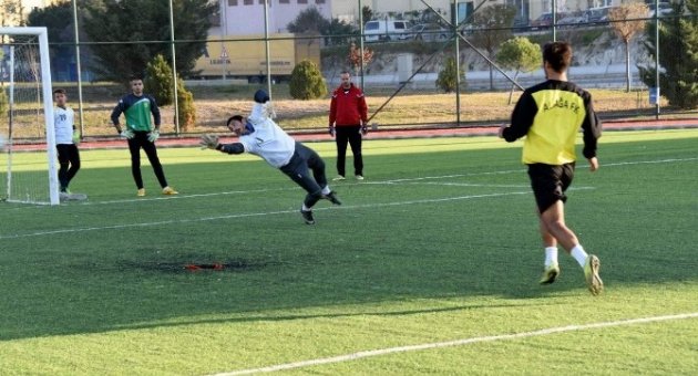 Aliağa, Bornova Belediye Spor Maçına Hazırlanıyor
