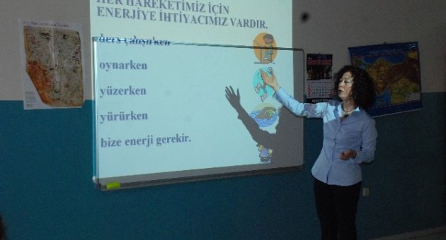 Aliağa’da Büyüme Çağındaki Çocuklara Seminer