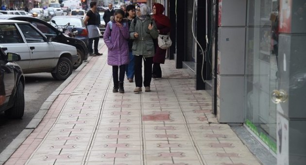 Aliağa’da Kaldırımlar Yayalara Ait