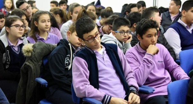Aliağa’da Öğrenciler Meslekler Hakkında Bilgi Aldı