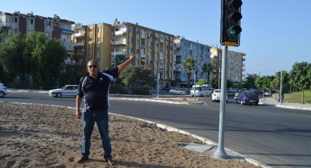 Aliağa’da Tehlike Saçan O Kavşağa Trafik Işıkları Konuldu