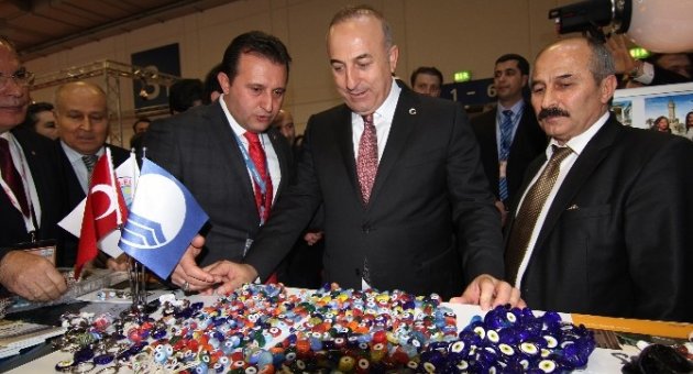 Almanya’da Menderes’e Bakan Desteği