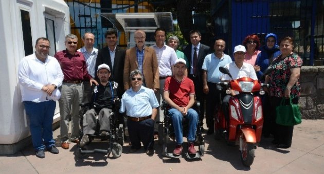 Altıeylül’de Engellilere Özel Şarj Üniteleri Kuruldu
