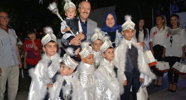Altıeylül’de Sünnet Şöleni