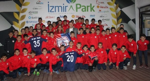 Altınordu’lu Gençlerden İzmir Park Ülkü Yarış Pisti’ne Ziyaret