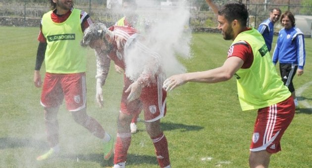 Altınordulu Göksu’ya Sürpriz Kutlama
