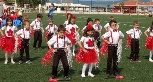 Ana Okulu Öğrencilerinden Yılsonu Gösterisi