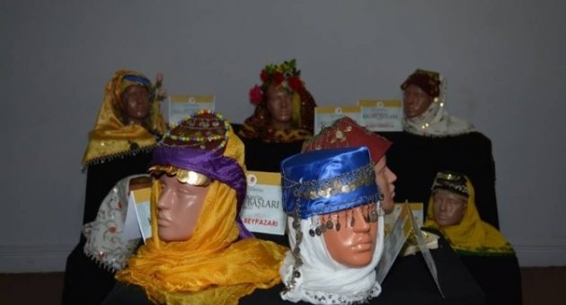 Anadolu’da Kadın Başları Sergisi Sarı Köşk’te Açıldı