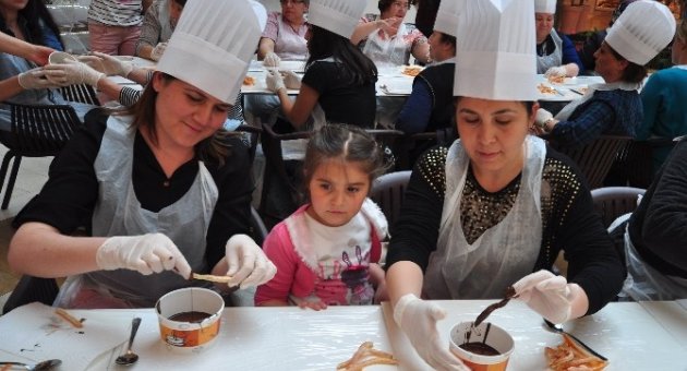 Annelere En Tatlı Hediye Optimum’da
