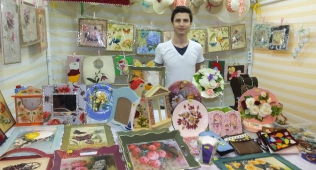 Annesi Yapıyor O Satıyor
