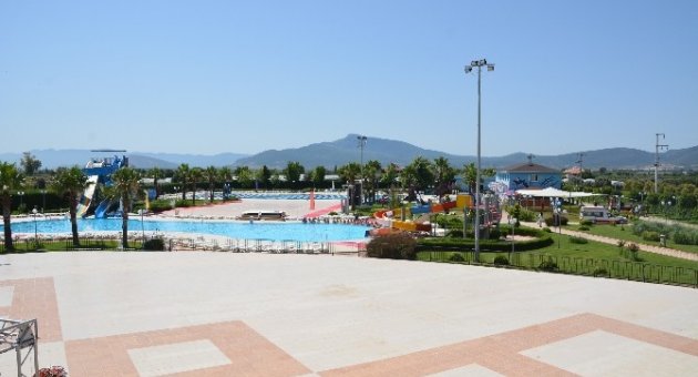 Aquapolis İzmirlileri Bekliyor