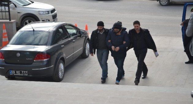‘araba’ Kavgasının Arkasından Çek-senet Çetesi Çıktı