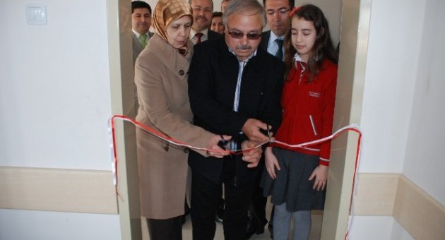 Arkadaşlarının Adını Kütüphanede Yaşatacaklar