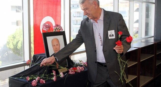 Arkadaşlarıyla Maç Yaparken Kalp Krizi Geçirip Öldü