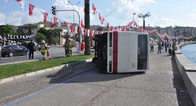 Askeri Midibüs Devrildi: 6 Yaralı