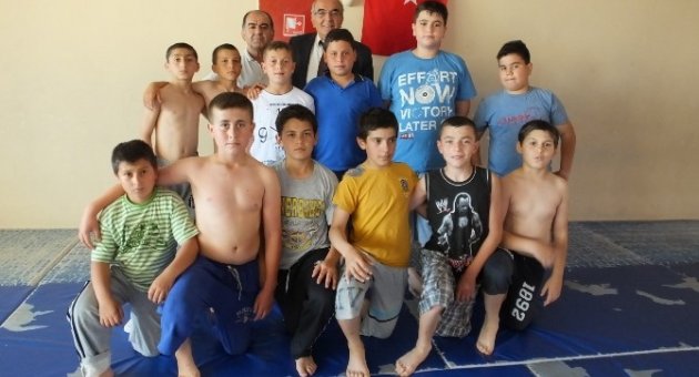 Aslan Seyhanlı Burhaniye’de Şampiyon Yetiştirecek