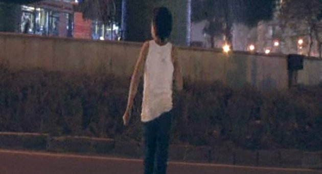 Atletiyle Buz Gibi Havada Dilenen Çocuk, Babadan Alındı