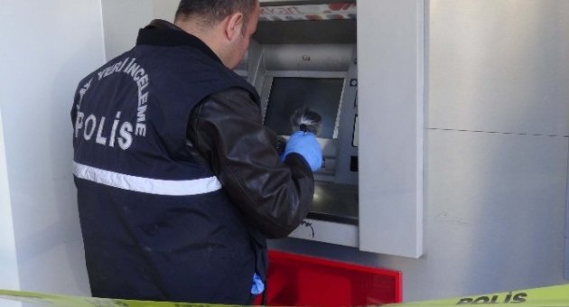 Atm’de Kart Kopyalama Düzeneği Bulundu