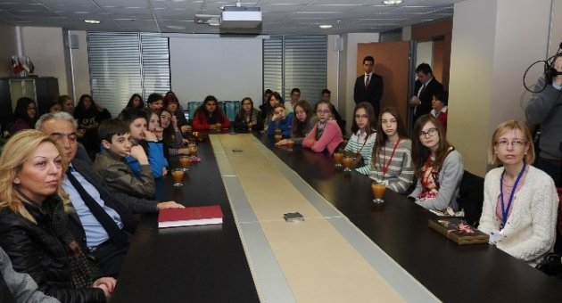 Avrupalı Çocuklar Karşıyaka’da