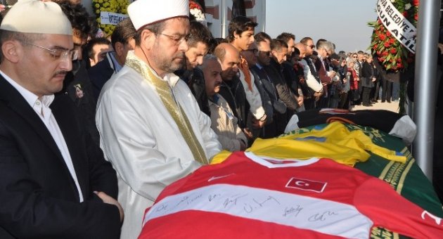 Ayberk Son Yolculuğuna Uğurlandı
