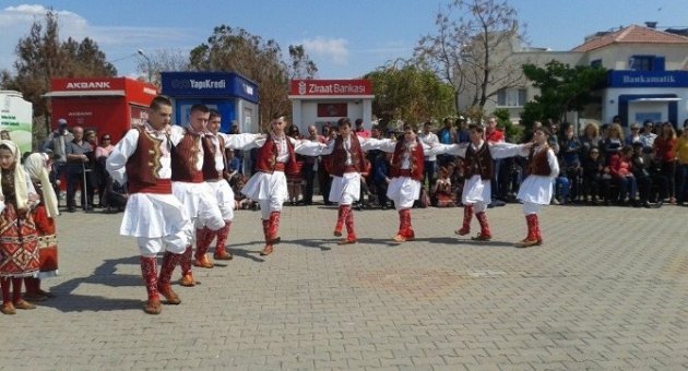 Ayvalık 2. Uluslararası Halk Dansları Şenliği Başladı