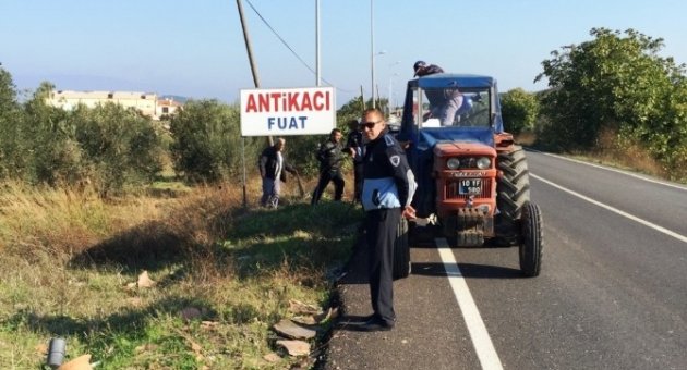 Ayvalık Belediye Zabıtasından Tabela Operasyonu