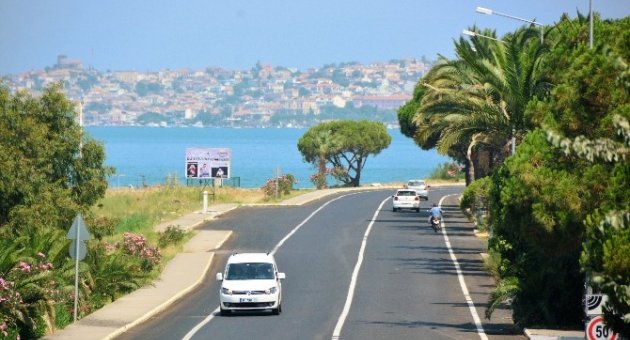 Ayvalık Belediyesince Yapılan Yolların Çizgileri De Boyanıyor