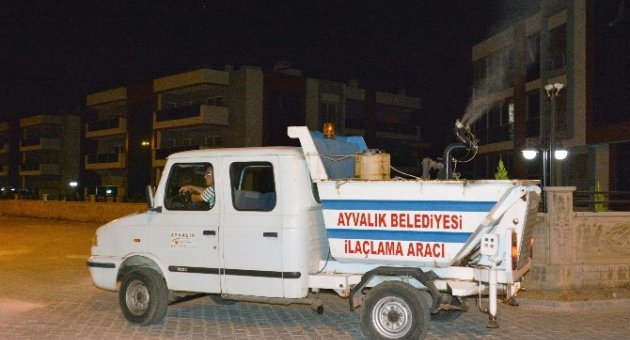 Ayvalık Belediyesinden Sinekle Aralıksız Mücadele