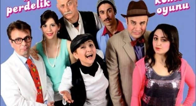 Ayvalık Belediyesinden Tiyatrolar Günü Hediyesi