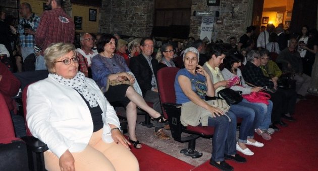 Ayvalık Belediyesi’nin Katkılarıyla 6. Ayvalık Tiyatro Festivali Devam Ediyor