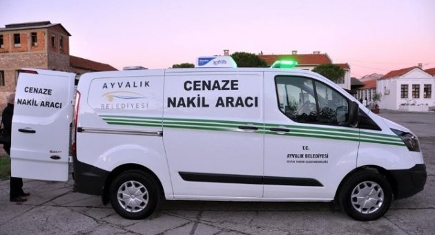 Ayvalık Belediyesi’nin Soğutuculu Cenaze Nakil Aracı Hizmete Girdi