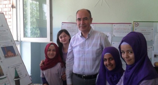 Ayvalık İmam Hatip Ortaokulunun Tübitak Bilim Fuarı Büyüledi