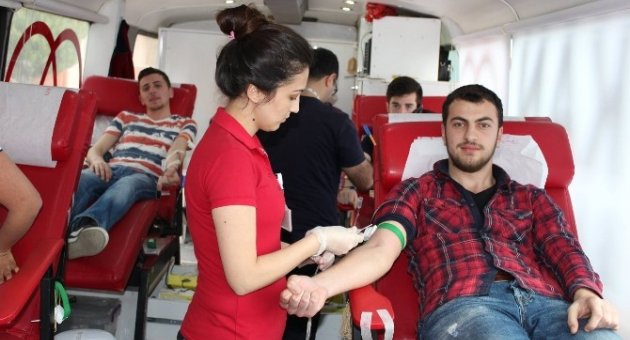 Ayvalık Myo Kan Bağışlarında Öncülüğünü Sürdürüyor