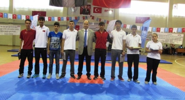 Ayvalıklı Genç Sporcular Spor Şov Yaptı