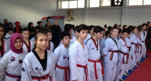 Ayvalıklı Tekvandoculardan Yeni Bir Başarı Daha