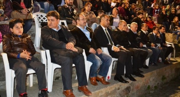 Ayvalık’ta 2. Uluslar Arası Halk Dansları Şenliği