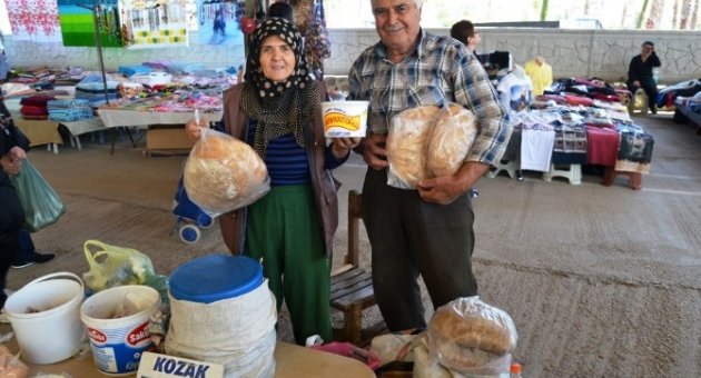 Ayvalık’ta Açık Havada Ekmek Satışına Sert Tepki