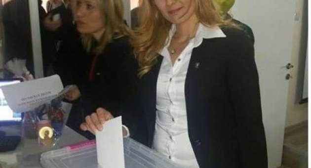 Ayvalıkta Ak Kadınlar’ın Yeni Başkanı Hadiye Şenviren Oldu
