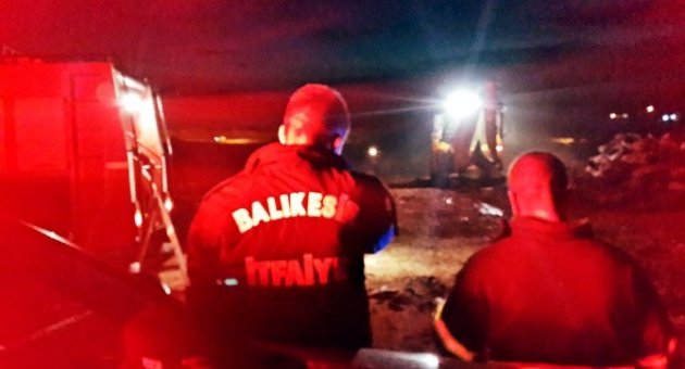 Ayvalık’ta Çöplük Alanda Çıkan Yangın Korkuttu