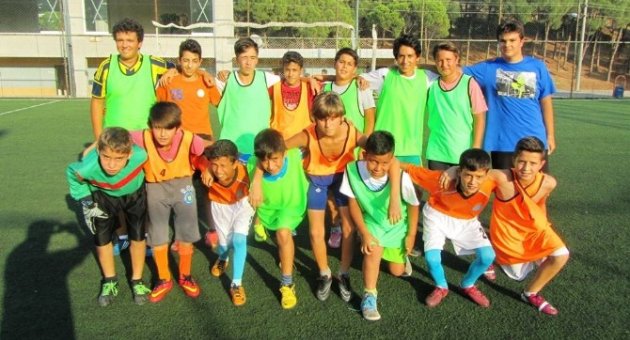 Ayvalık’ta Dostluk Maçının Galibi Sahilkent Spor Oldu