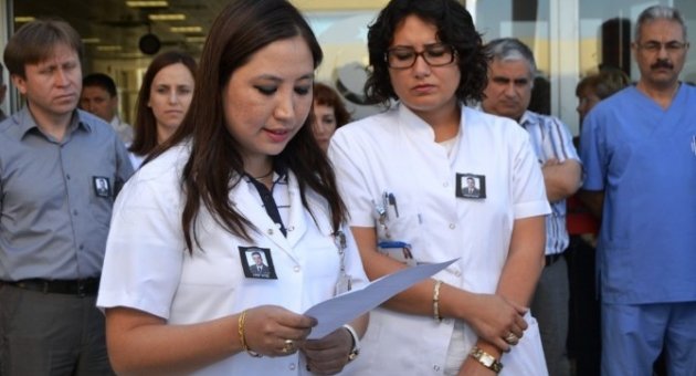 Ayvalık’ta Sağlıkçılar Hunharca Öldürülen Dr. Furtun İçin İş Bıraktı