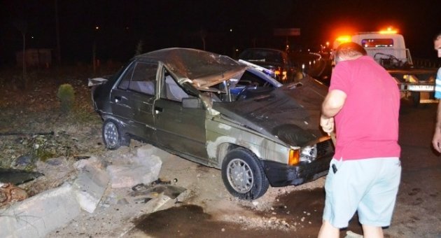Ayvalık’ta Trafik Kazası 2 Ölü, 8 Yaralı